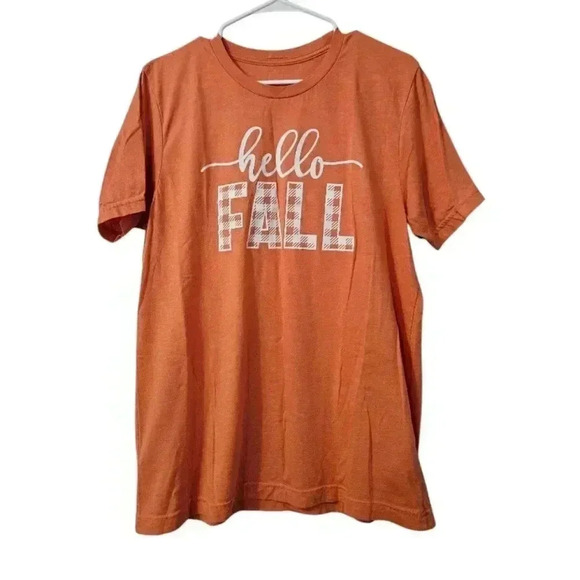 Tops - Hello fall short sleeve tee!
